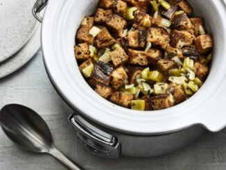 Classic Slow-Cooker Stuffing